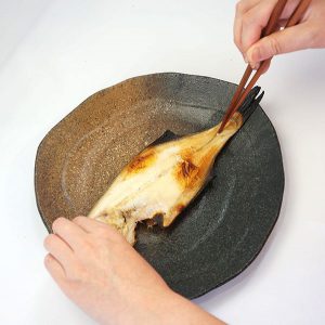 干物の食べ方 カレイの一夜干し 焼き魚のキレイな食べ方 福井の越前宝や 越前たからや